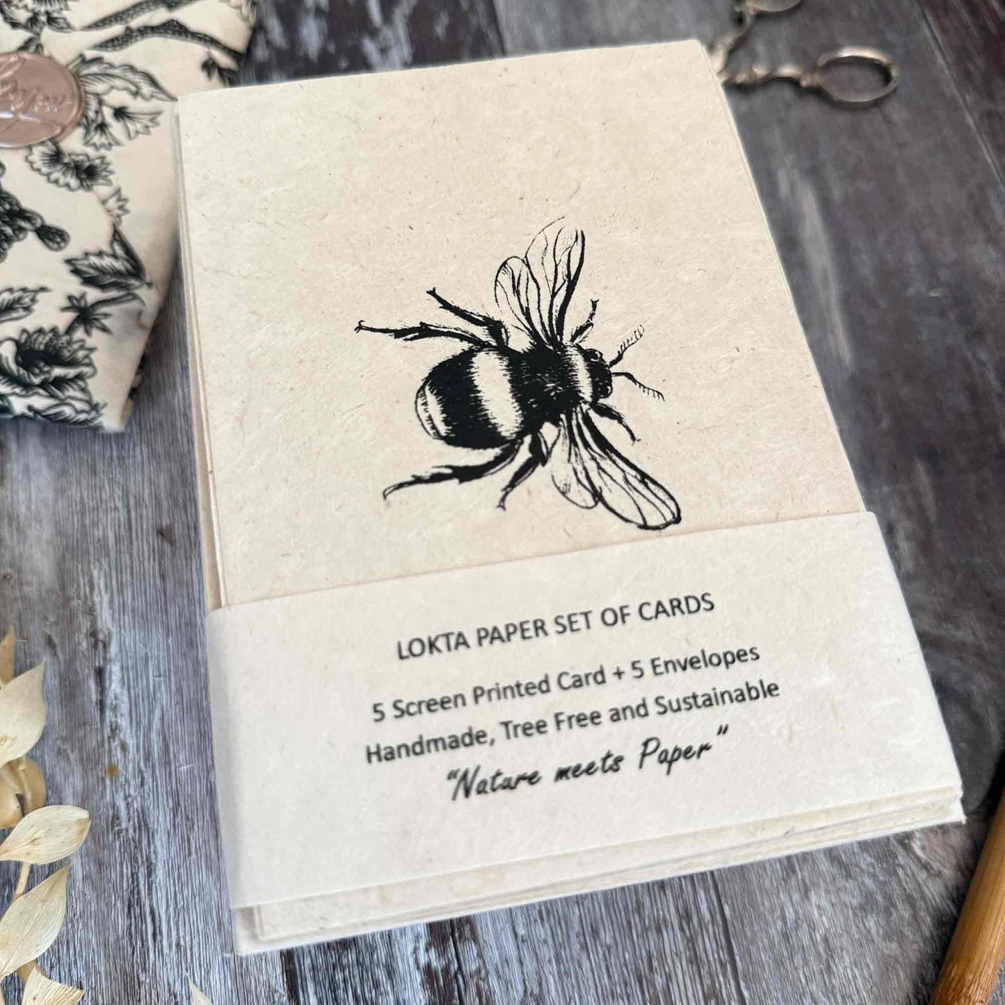 Set of 5 blank inside Lokta paper cards, hand printed bumble bee, natural sustainable stationery