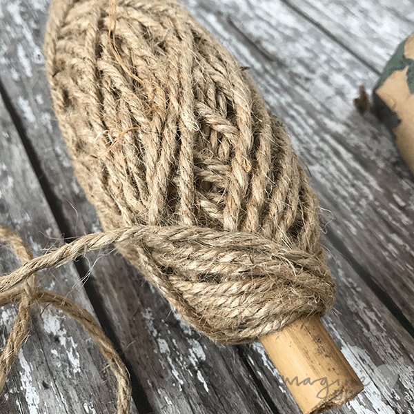 Natural flax cord for craft projects.  A beautiful natural string that works perfectly for gift wrapping, gardening, floristry and craft projects.  Linen cord in a natural colour.