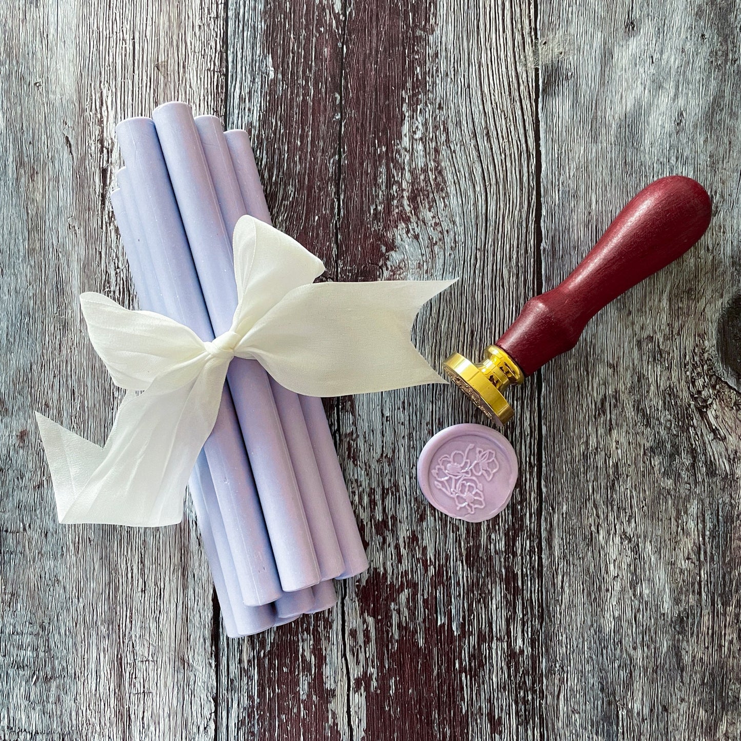 Sealing Wax Stick in Soft Lilac wax seals thenaturalpapercompany   