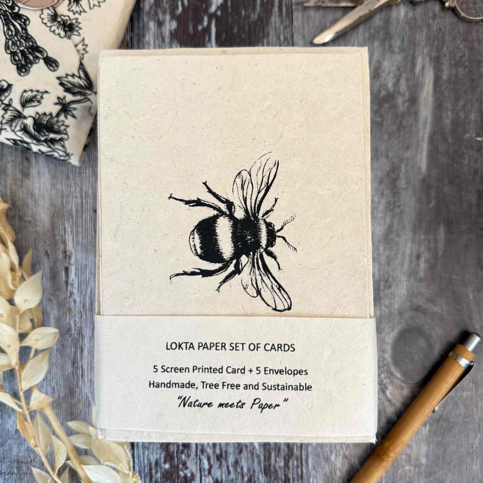 Handmade Lokta paper notecard set of 5 with bumble bee design, sustainable tree-free paper