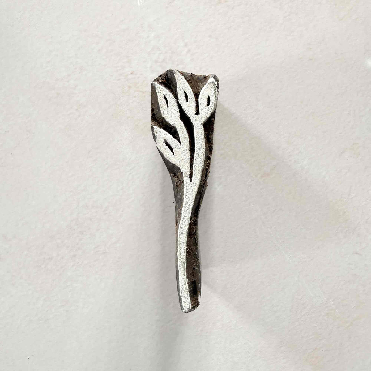 Dulse Traditional Printing Block featuring a narrow leafy branch motif handcrafted from wood in India.
