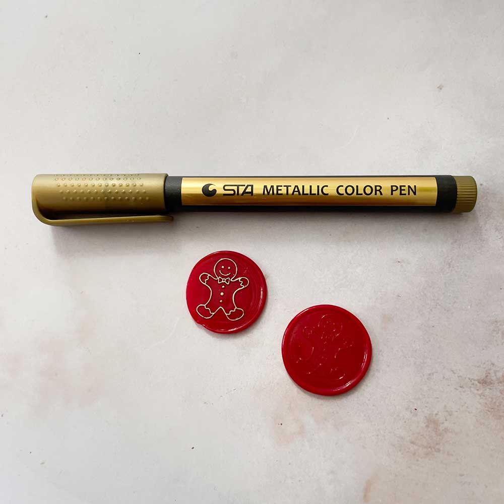 Metallic gold highlighter pen for wax seals.  Add gold details to wax seals.  Easy to use.  By The Natural Paper Company
