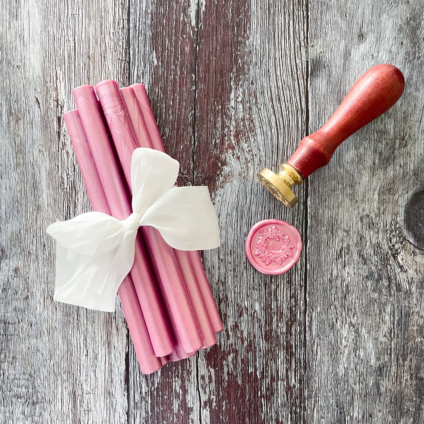 Sealing Wax Stick in Dusky Pink wax seals thenaturalpapercompany   