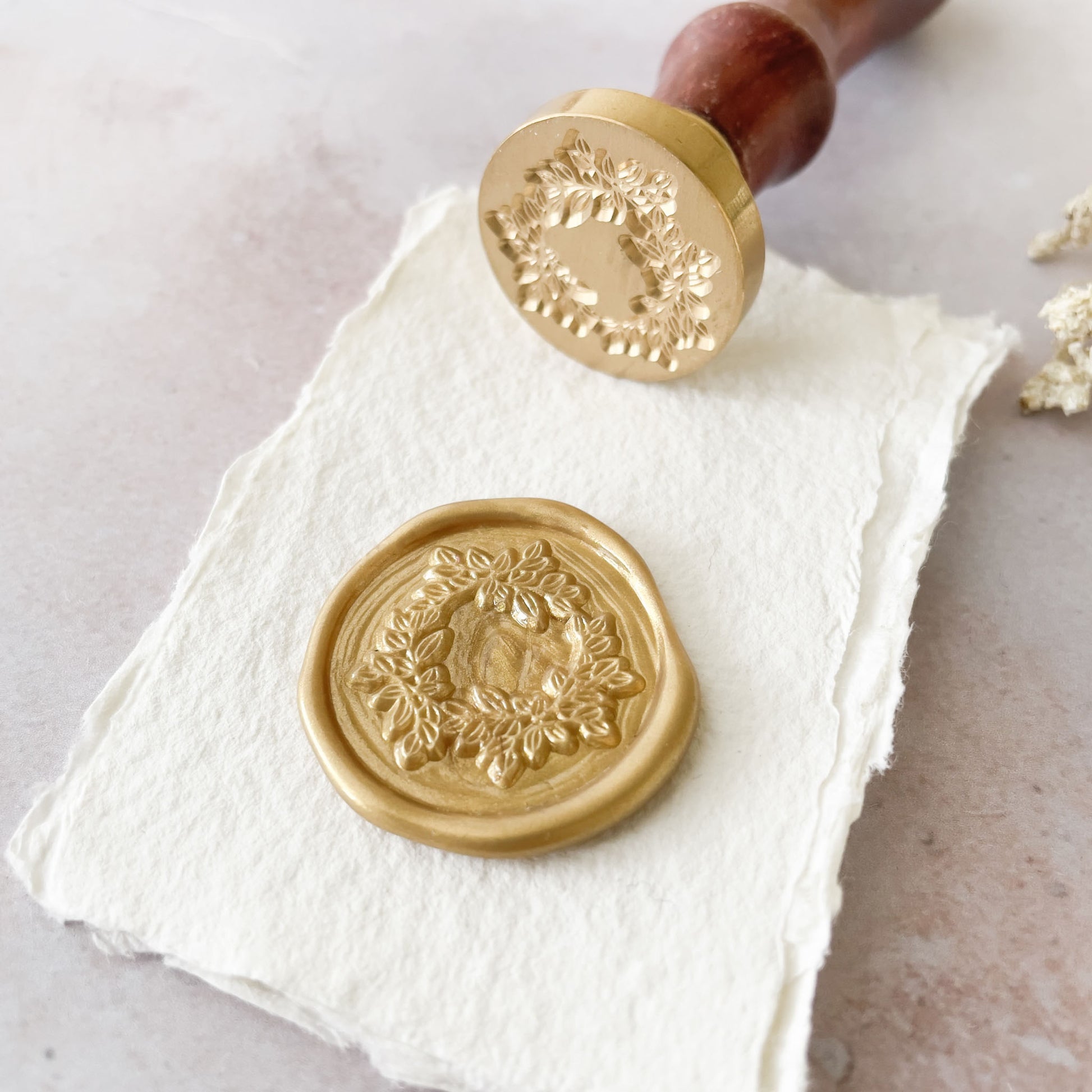 Holiday Wreath in Gold (pack of 25) Wax Seals by undefined
